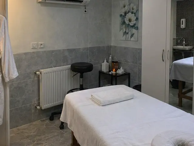 Gri mermer duvarlı, aydınlık masaj odası — Sultanahmet, Masaj Salonun